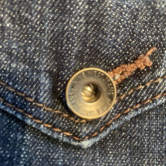 Nine West bootcut straight stretch jeans w/flap fastened back pockets run big - Picture 8 of 13